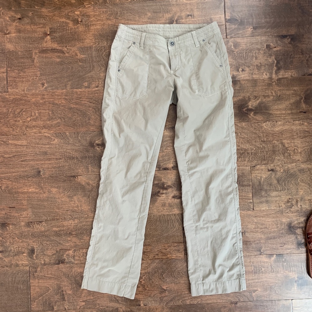 Kuhl Hiking Pants Womens 10 Regular Khaki Lightweight Flat Front EUC